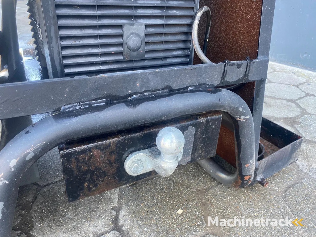 Eurotrac Aftakas-aangedreven aggregraat in aanbouwframe