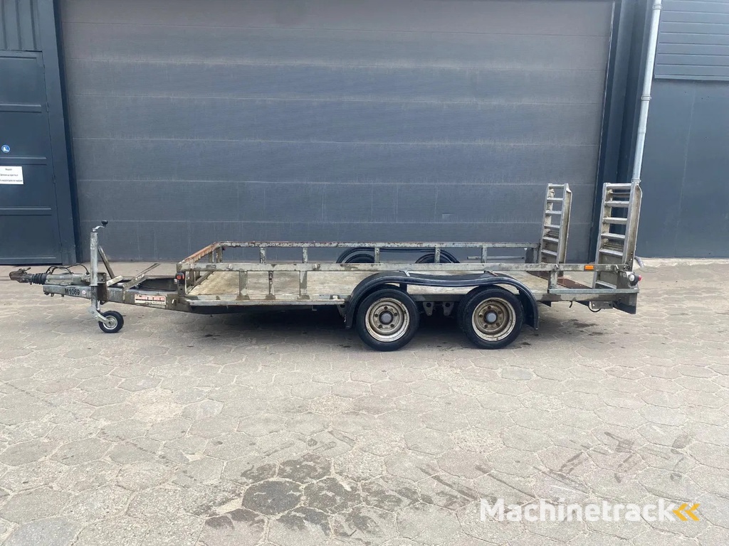IFOR WILLIAMS tandemas machinetransporter