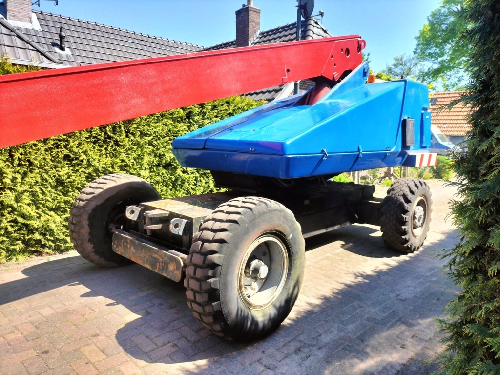 Hoogwerker telescoophoogwerker  snorkel  jlg  genie Haulotte