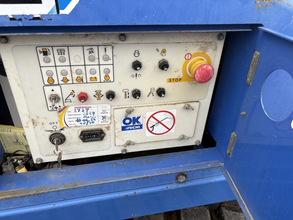 Hoogwerker aichi sr12c1sm rupshoogwerker