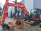 Minituur van Kubota KX080-4