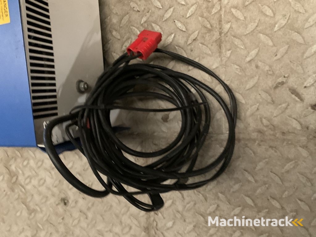 Chloride 24 Volt 15 Ampere