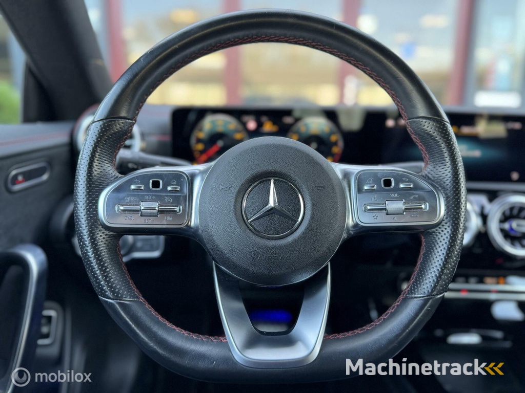 Mercedes CLA-klasse 180 AMG / Luxe