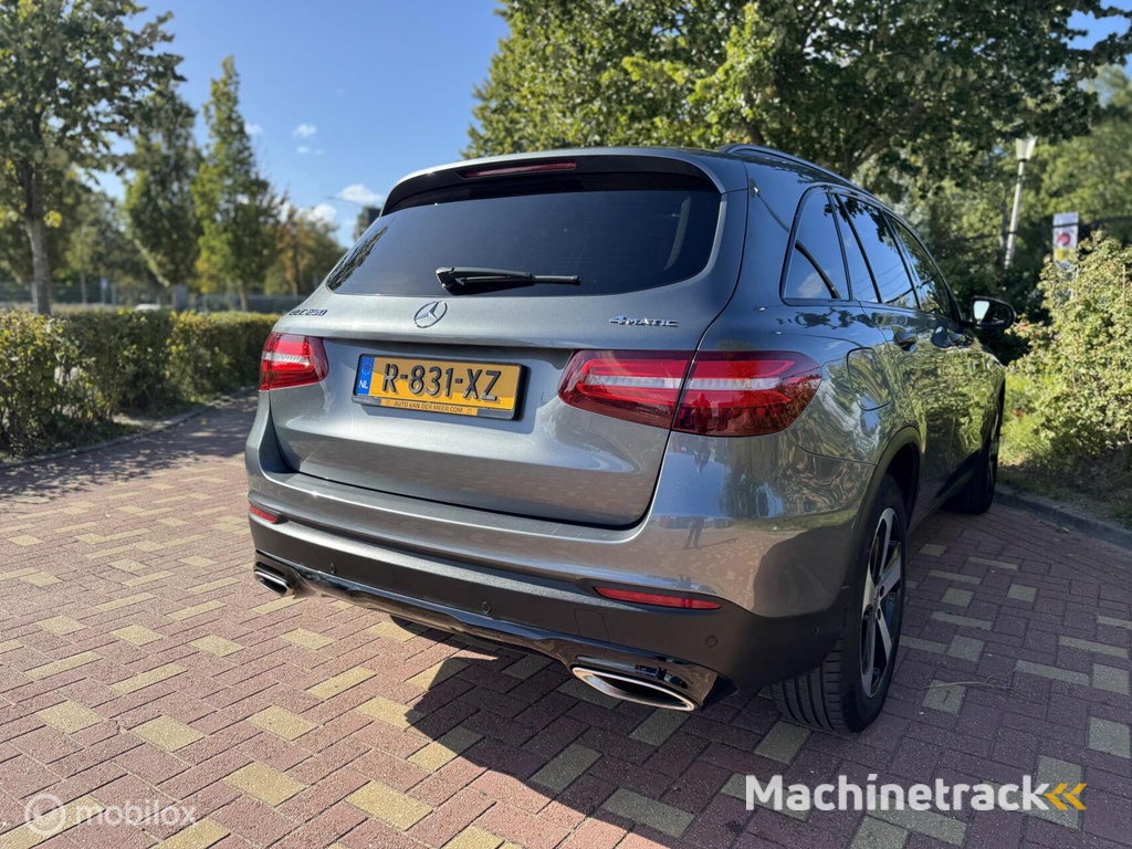 Mercedes GLC-klasse 250 4MATIC AMG/ Night pakket / Schuifdak