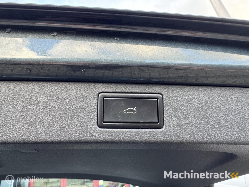 Skoda Kamiq 1.0 TSI Sport Business / Bomvol / Camera / elek. achterklep / etc..