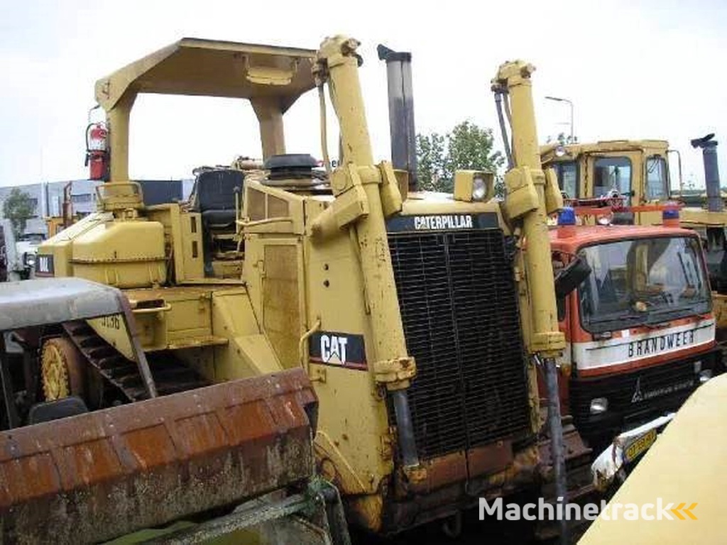 CAT D8L