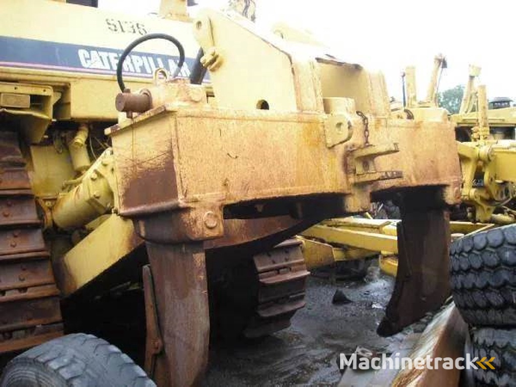 CAT D8L