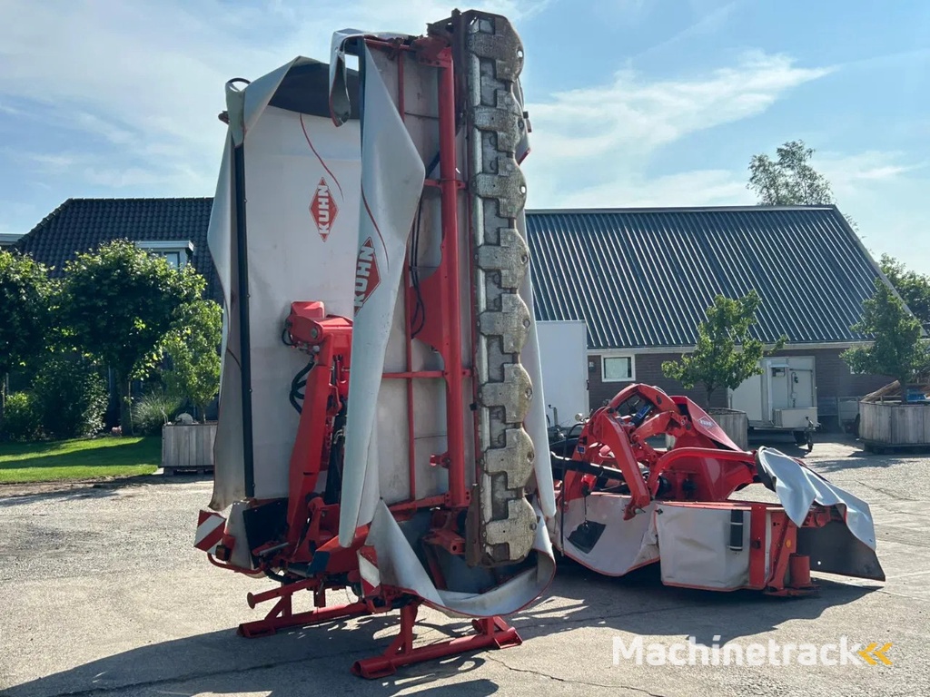 Kuhn GMD 9530 & GMD 3125 F-FF Triple maaier Vlindermaaier Schijvenmaaier