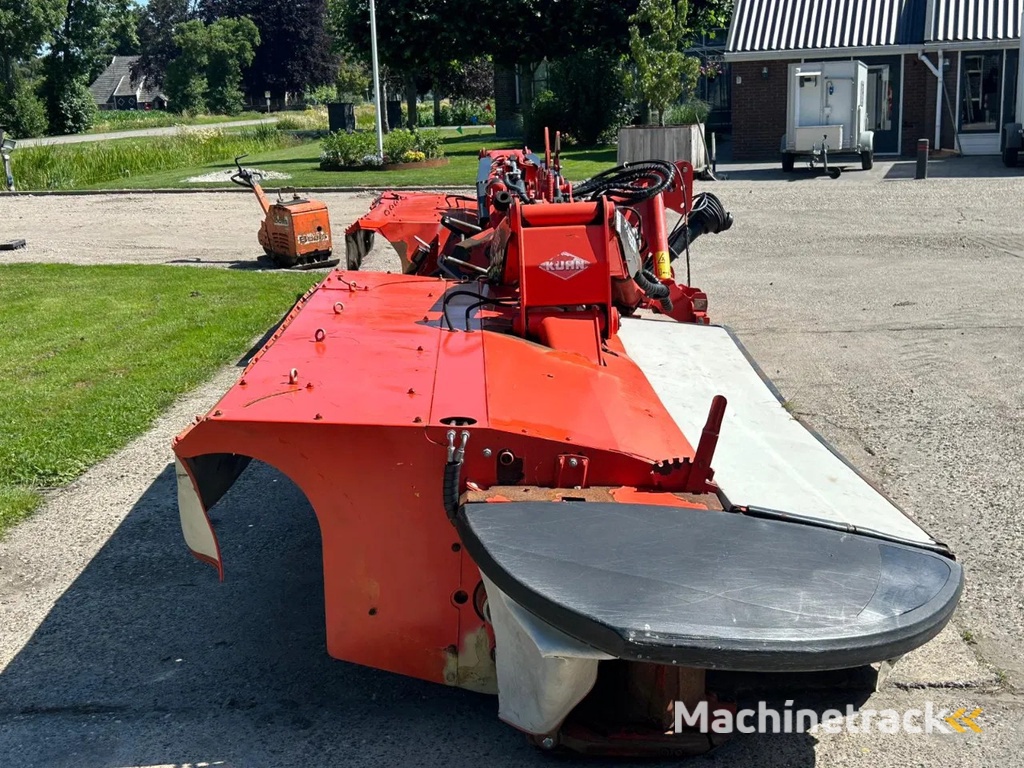 Kuhn FC 9530 D Lift control Kneuzer triple maaier