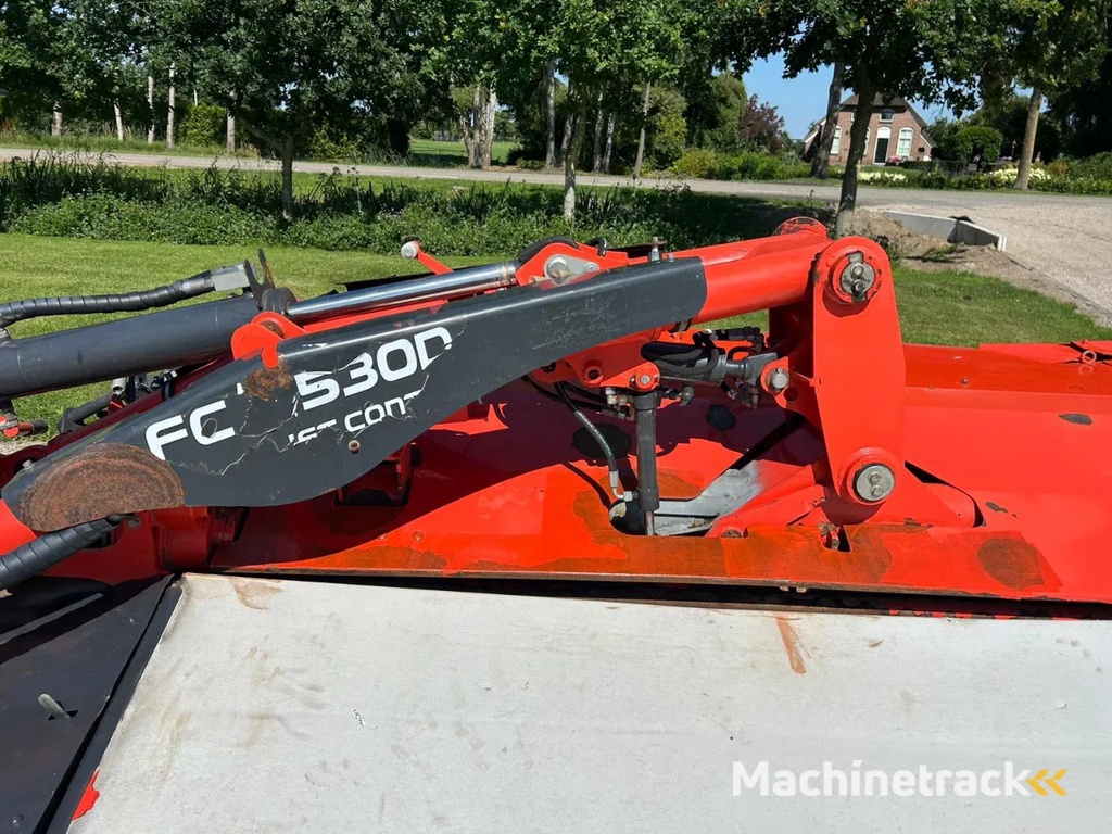 Kuhn FC 9530 D Lift control Kneuzer triple maaier