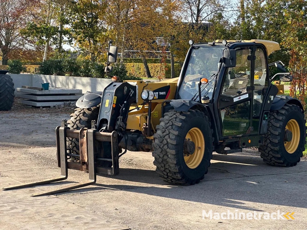 Caterpillar TH 407 verreiker