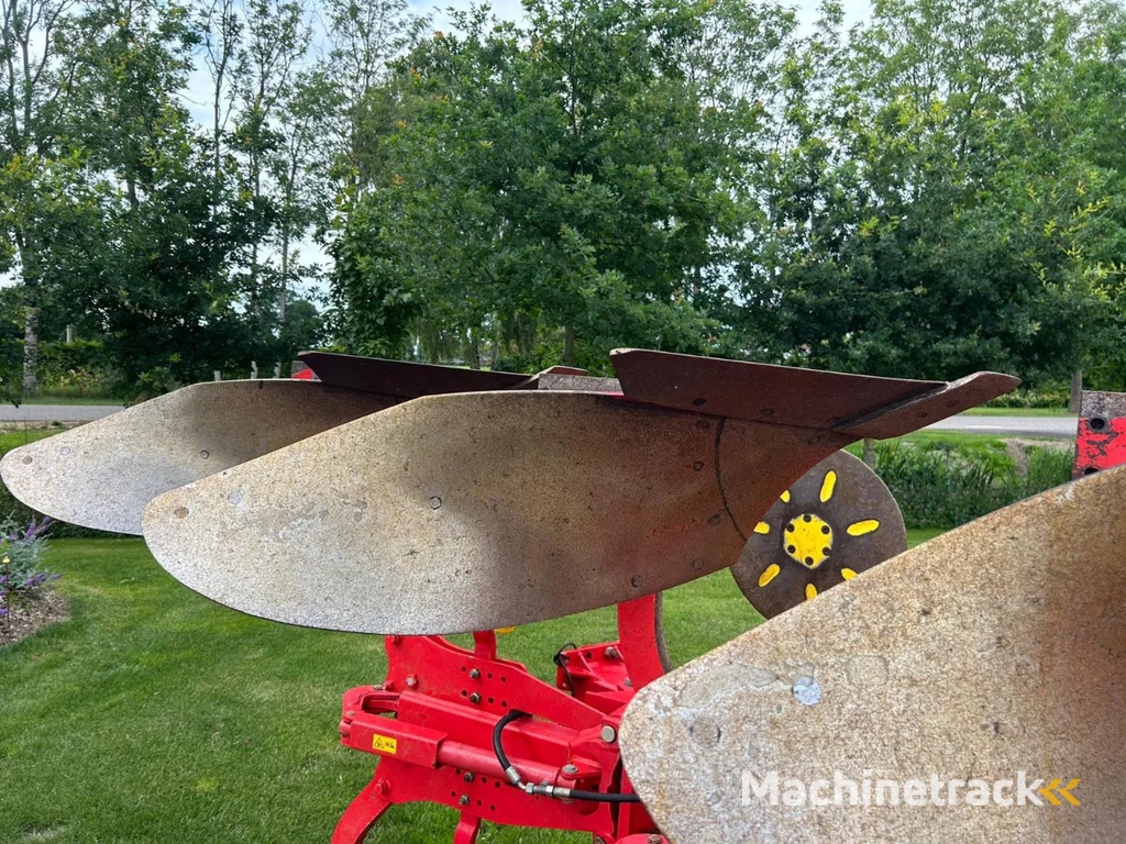 Pottinger S 650 P N 8 schaar wentelploeg Ploeg Getrokken ploeg