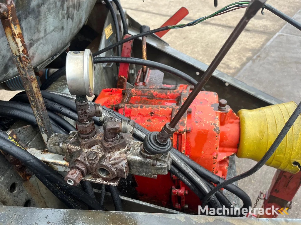 Schuitemaker Robusta 7800 7.8 m3 Bemester tank Giertank