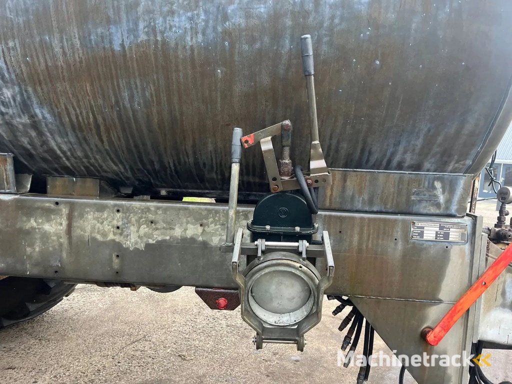 Schuitemaker Robusta 7800 7.8 m3 Bemester tank Giertank