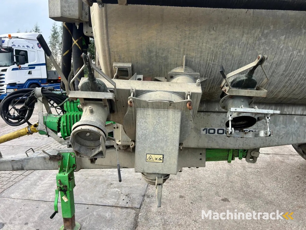 Joskin Cobra 10 m3 + Bouwlandbemester vacuumtank mesttank