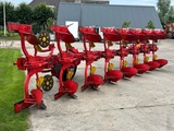 Thumbnail of Pottinger S 650 P N 8 schaar wentelploeg Ploeg Getrokken ploeg