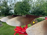 Thumbnail of Pottinger S 650 P N 8 schaar wentelploeg Ploeg Getrokken ploeg