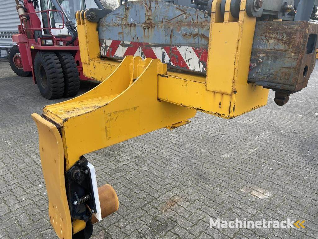 Seith Pipehandling Reachstacker 15036
