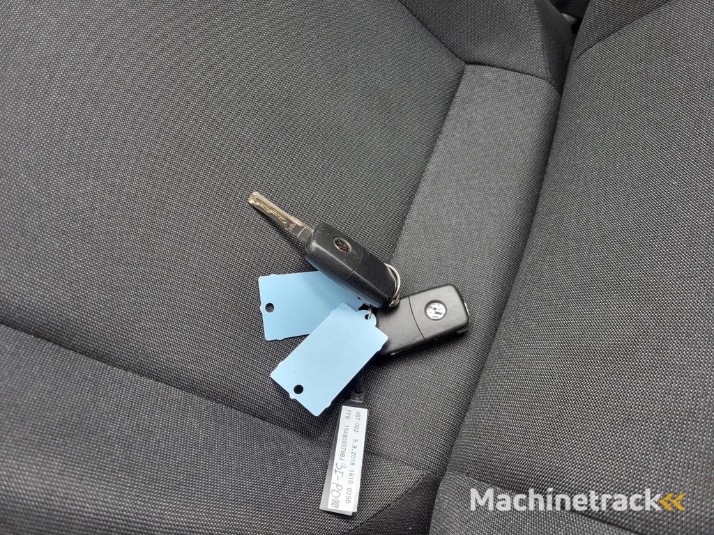 Volkswagen Up! 1.0 BMT move up! 5 deurs airco lm velgen