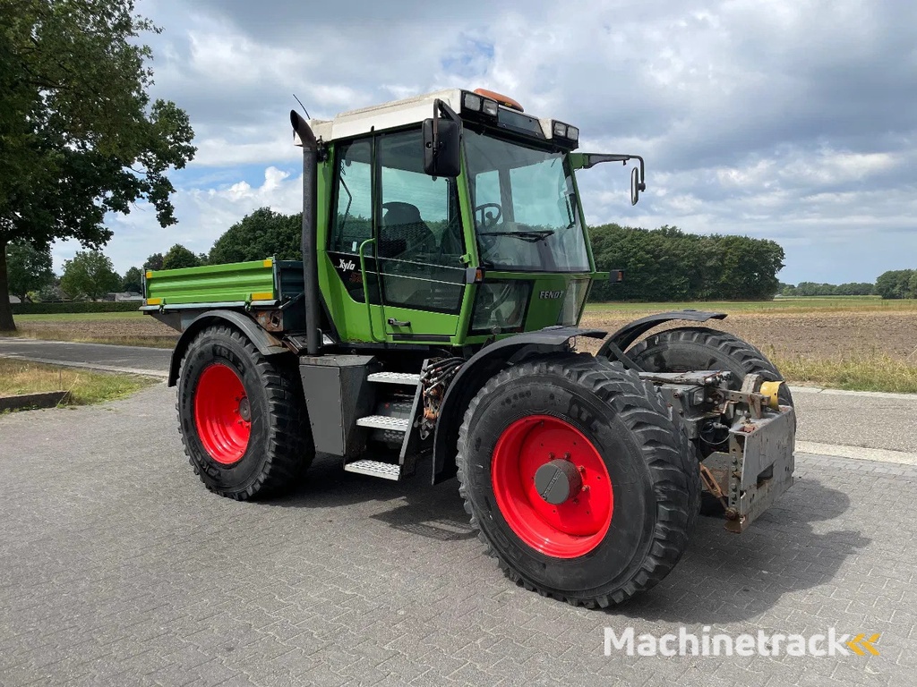 Fendt Xylon 520