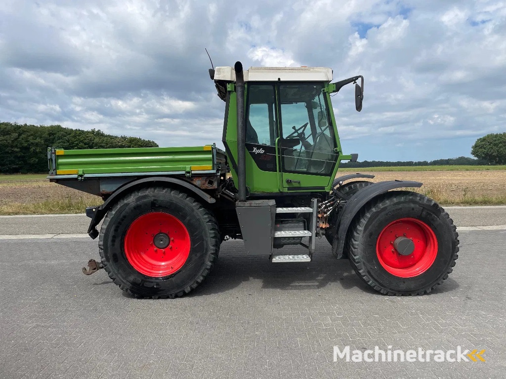 Fendt Xylon 520