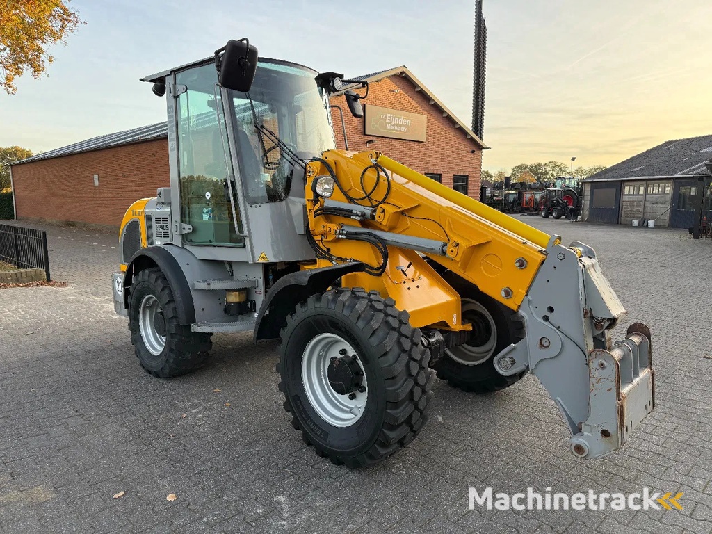 Paus TL8.7 telescoop loader shovel