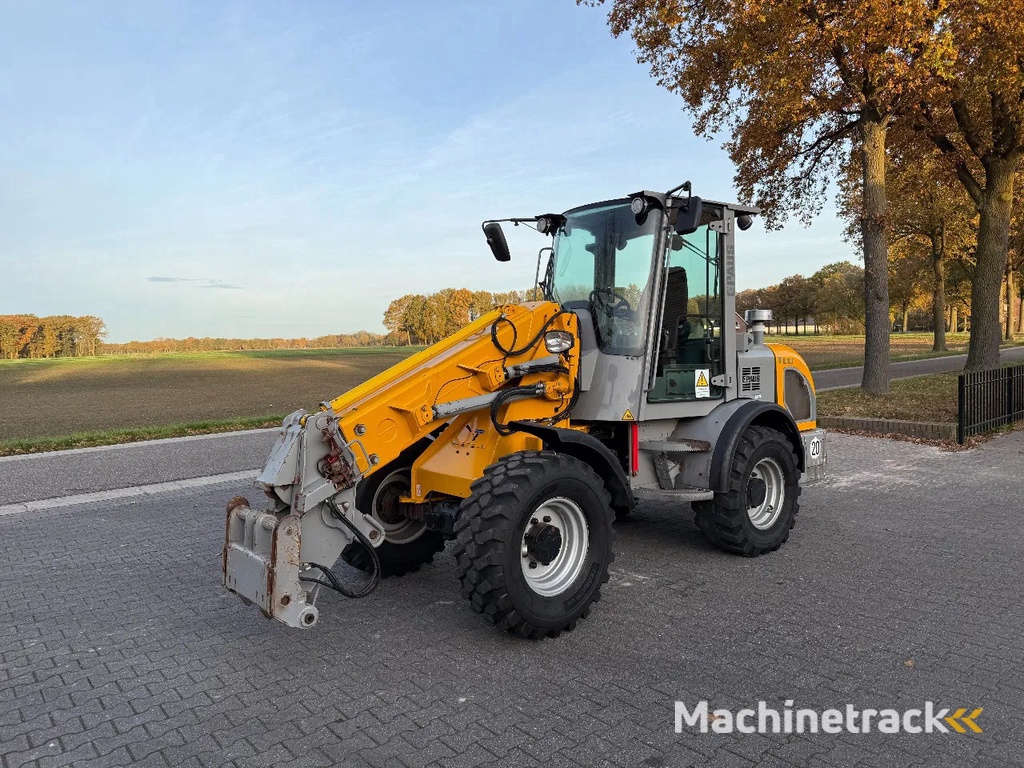 Paus TL8.7 telescoop loader shovel