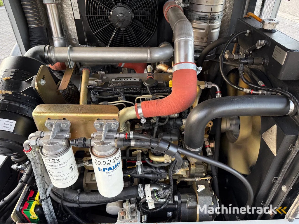 Paus TL8.7 telescoop loader shovel