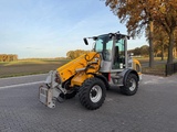 Minituur van Paus TL8.7 telescoop loader shovel