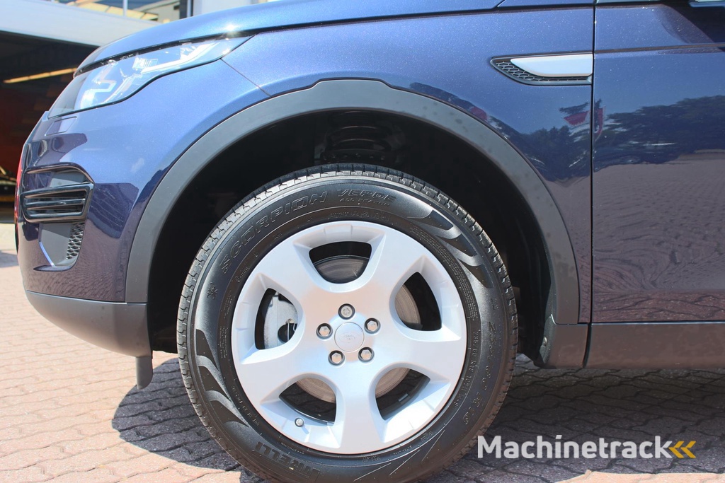 Land Rover Discovery Sport 2.0 eD4 E-Capability 150pk 2WD 5p. Pure LAND ROVER Discovery Sport 2.0 eD4 E-Capability 150pk 2WD 5p. Pure