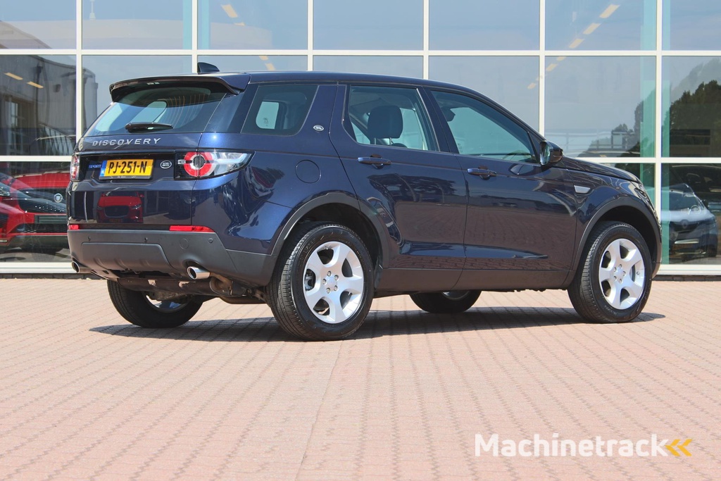 Land Rover Discovery Sport 2.0 eD4 E-Capability 150pk 2WD 5p. Pure LAND ROVER Discovery Sport 2.0 eD4 E-Capability 150pk 2WD 5p. Pure