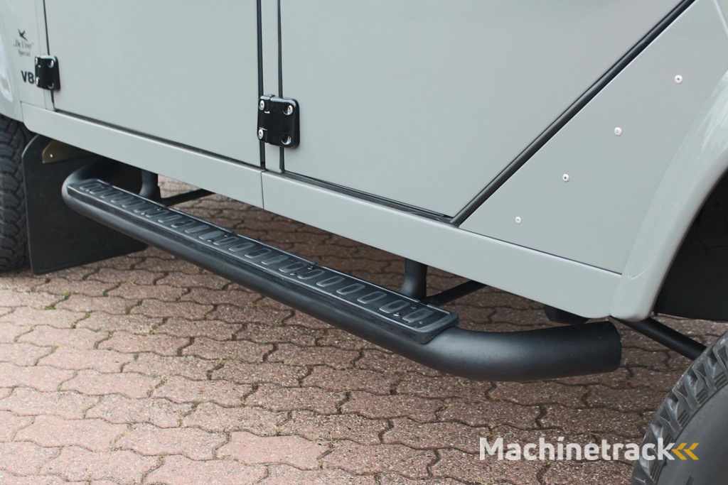 Land Rover Defender 3.5 V8 ST WGN 110 4WD