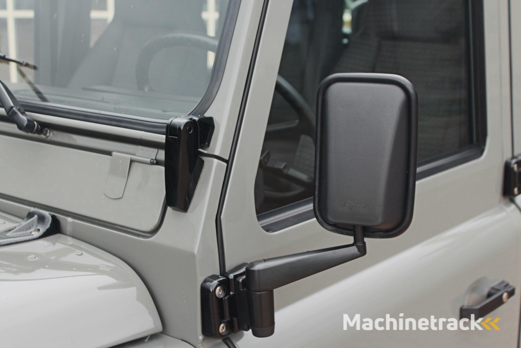 Land Rover Defender 3.5 V8 ST WGN 110 4WD