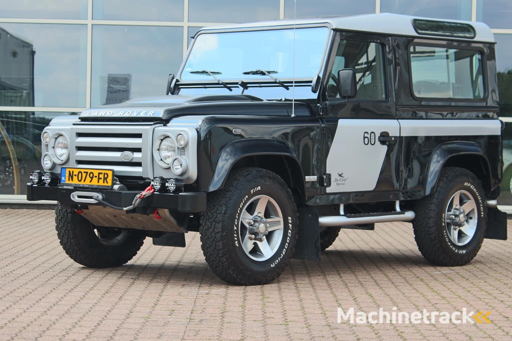 Land Rover Defender 2.4 TD 90 SW SVX 60th Anniversary