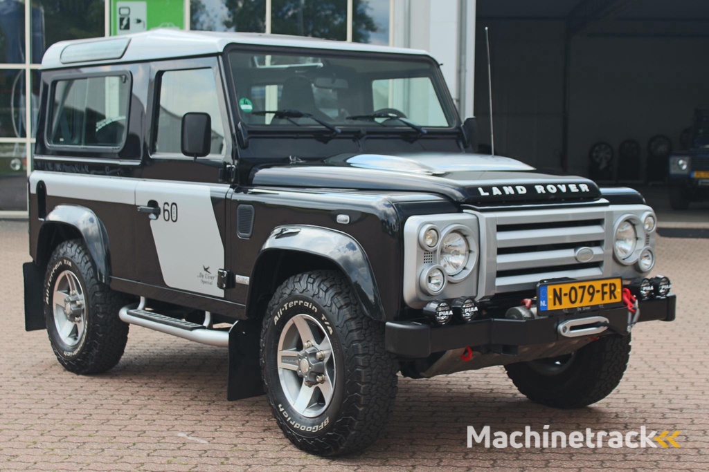Land Rover Defender 2.4 TD 90 SW SVX 60th Anniversary