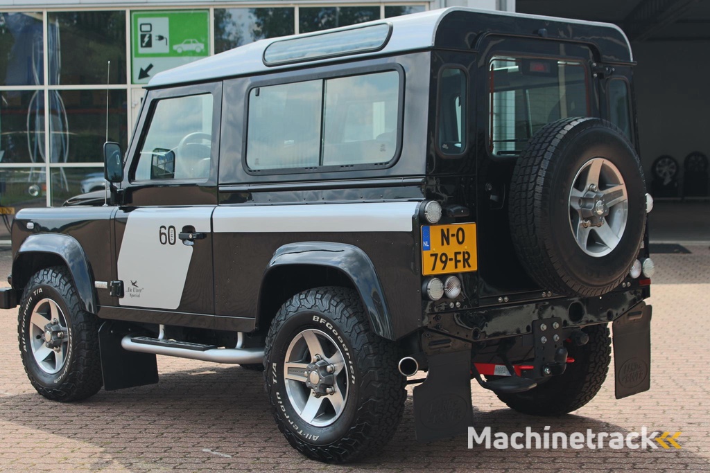 Land Rover Defender 2.4 TD 90 SW SVX 60th Anniversary