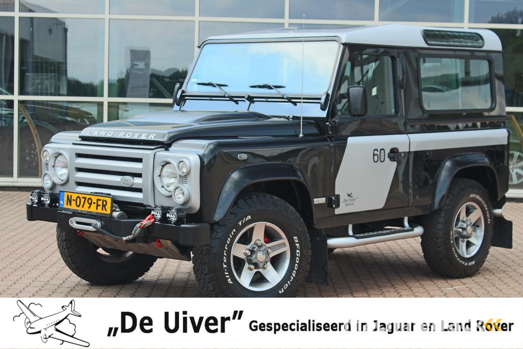 Land Rover Defender 2.4 TD 90 SW SVX 60th Anniversary