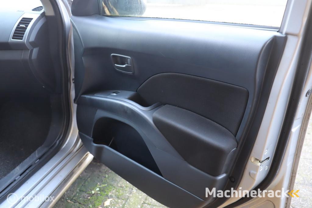 Online veiling: Mitsubishi Outlander bij ProVeiling