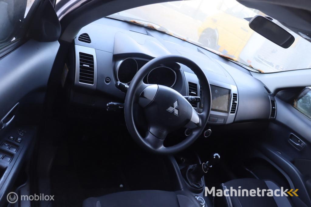Online veiling: Mitsubishi Outlander bij ProVeiling