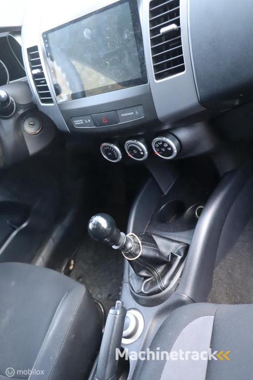 Online veiling: Mitsubishi Outlander bij ProVeiling