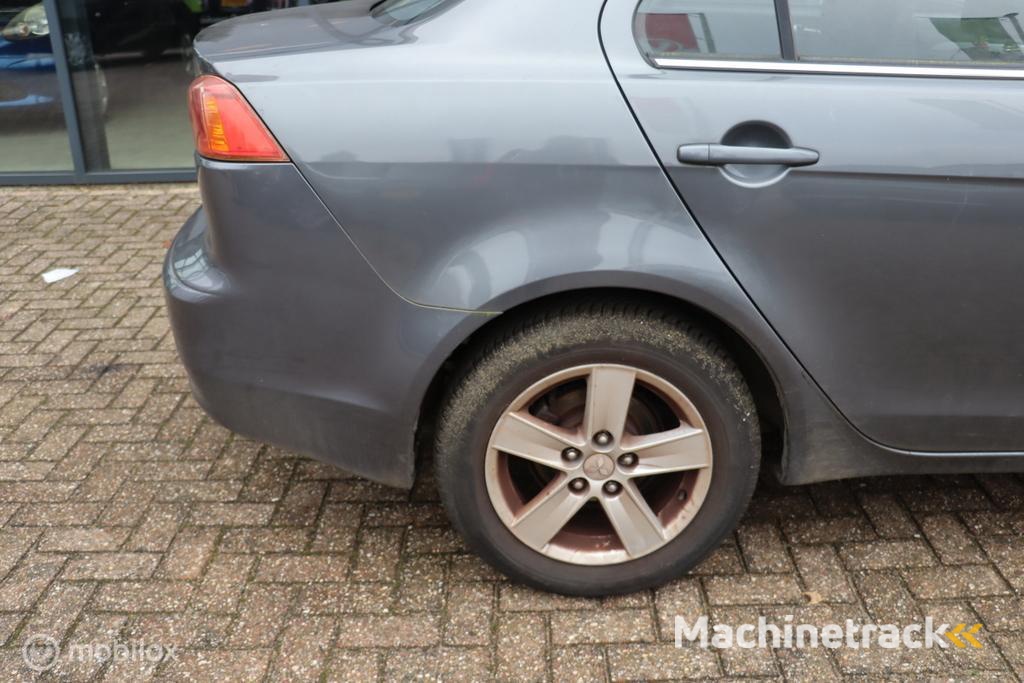 Online veiling: Mitsubishi Lancer in veiling bij ProVeiling