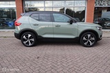 Minituur van Volvo XC40 Recharge Core 80 KW Carplay Navi