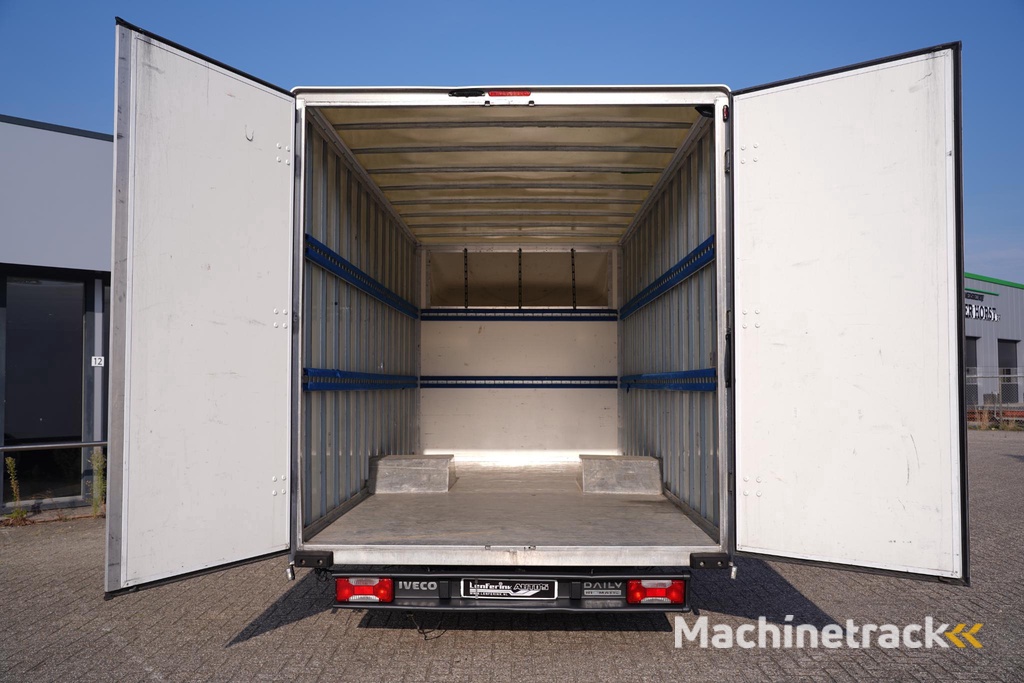 Iveco Daily 35C14 140 pk Automaat Bakwagen 30M3 Airco, Camera Luchtvering, Dakspoiler, Dubbel Lucht LxBxH 530x227x240 cm, 3-Zits