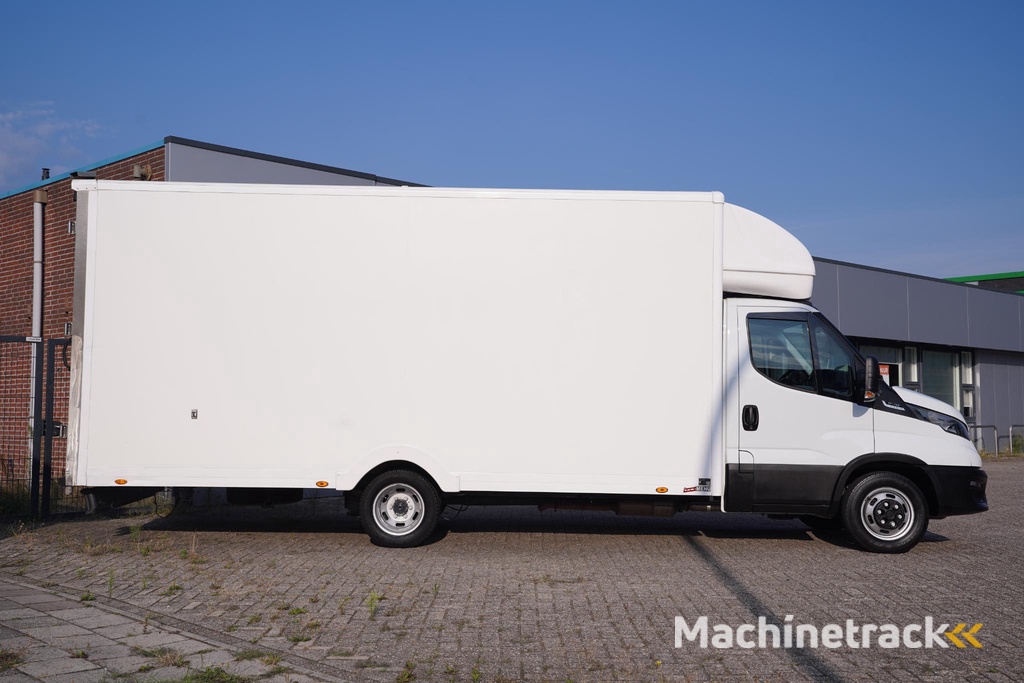 Iveco Daily 35C14 140 pk Automaat Bakwagen 30M3 Airco, Camera Luchtvering, Dakspoiler, Dubbel Lucht LxBxH 530x227x240 cm, 3-Zits
