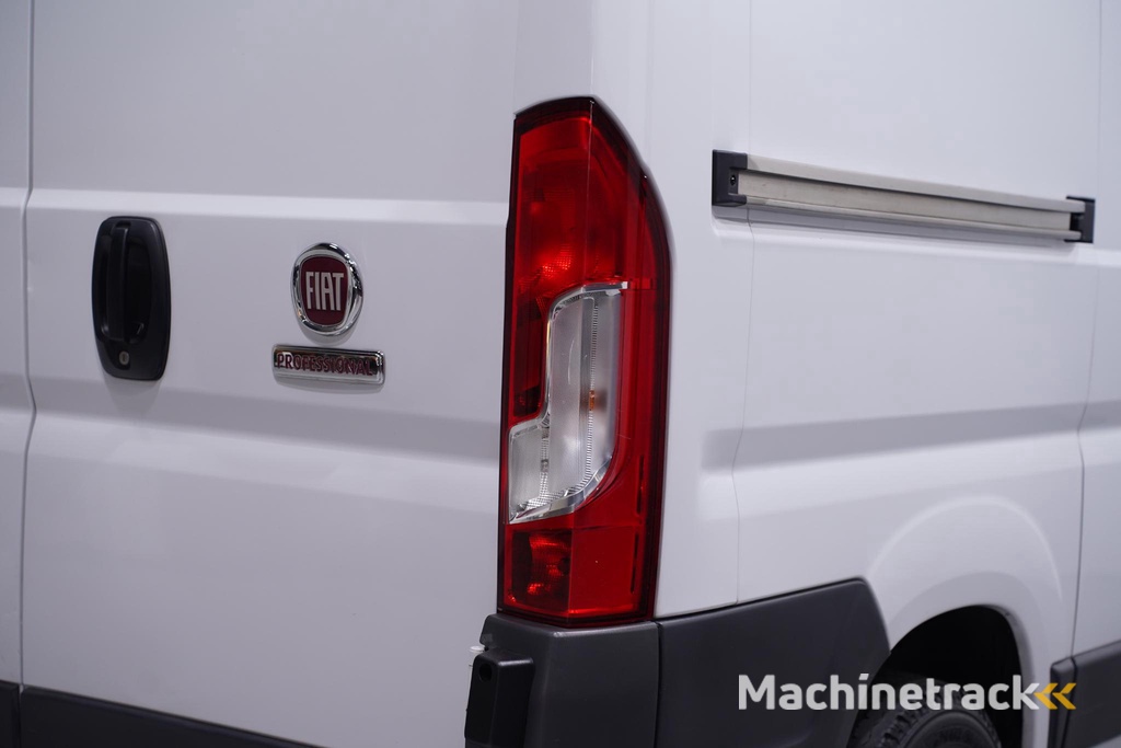 Fiat Ducato 2.3 MultiJet 130 pk L1H1 Airco, Trekhaak Laadruimte Pakket, NAP, 3-Zits