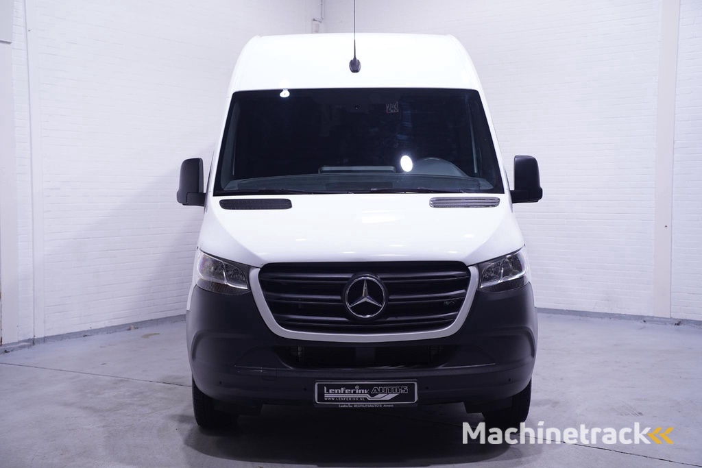 Mercedes-Benz Sprinter 317 CDI 170 pk Aut. L2H2 Navi, Camera