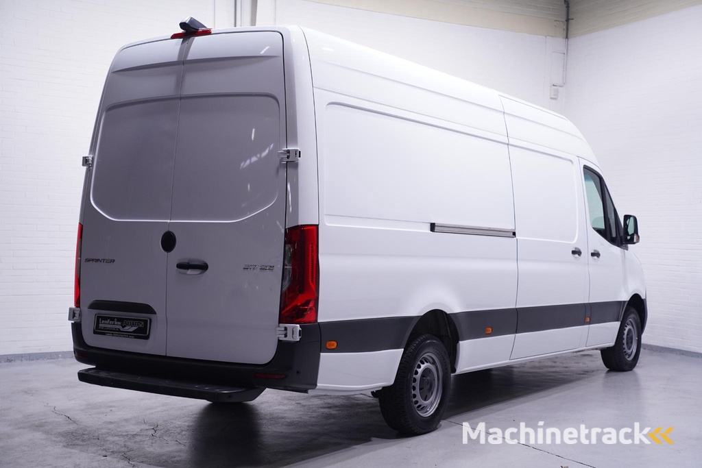 Mercedes-Benz Sprinter 317 CDI 170 pk L3H2 Airco, 360 Camera Laadruimte Pakket, PDC V+A, 270 Graden Deuren, 3-Zits