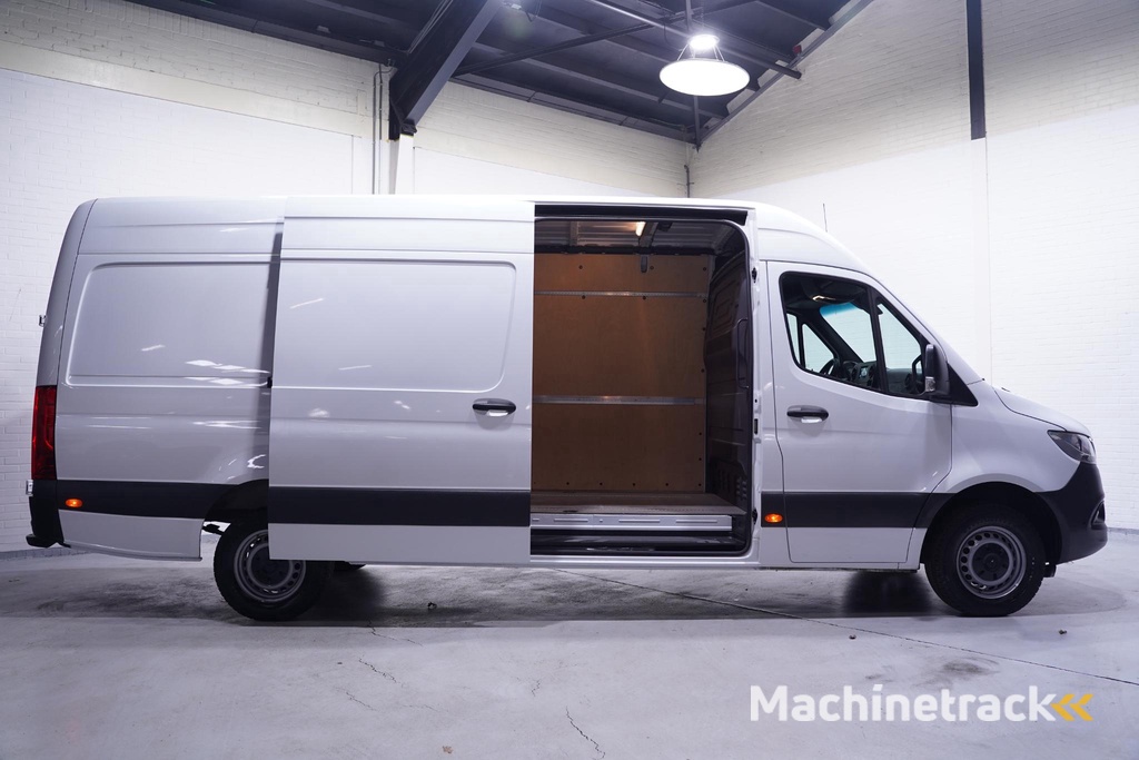 Mercedes-Benz Sprinter 317 CDI 170 pk L3H2 Airco, 360 Camera Laadruimte Pakket, PDC V+A, 270 Graden Deuren, 3-Zits