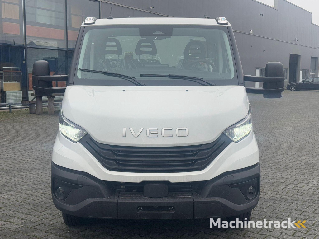 Iveco Daily 35C18 180 pk H6 Chassis 4100 mm Dubbel lucht Navi, Airco ECC, Cruise, LED Koplampen, Nwe Model, 3-Zits