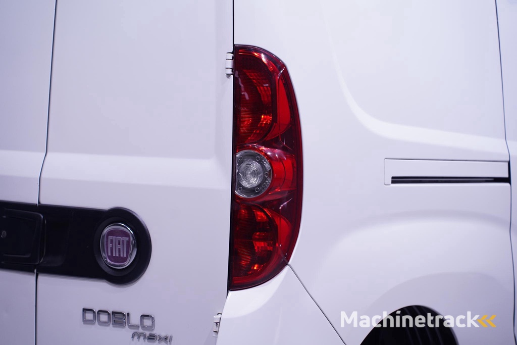 Fiat Doblò 2.0 MultiJet 135 pk SX Maxi Aut. Airco Trekhaak, APK 02-2026